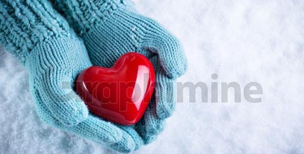 عکس برف به شکل قلب