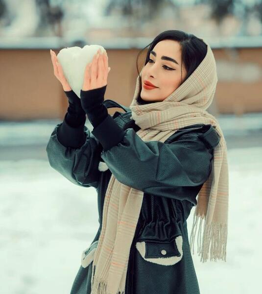 ژست عکس برفی اینستا