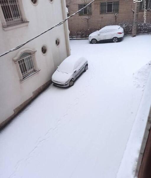 عکس برف در خانه