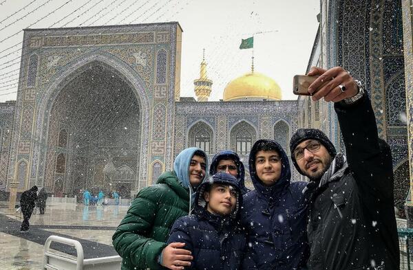 عکس برف در حرم امام رضا