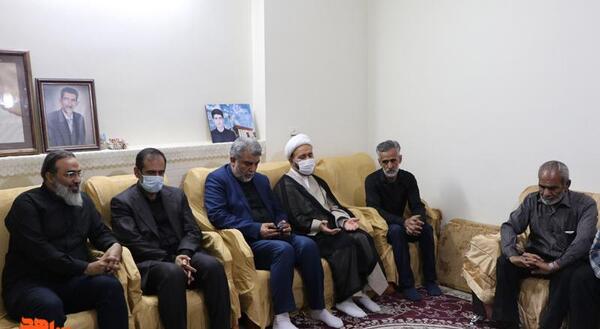 عکس مادر و کودک شهید شاهچراغ