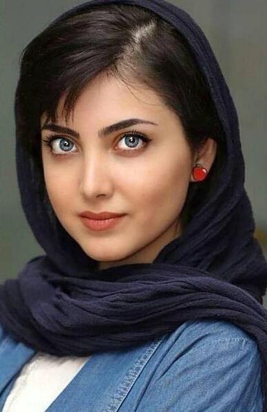 عکس زن زیبا ایرانی در خانه