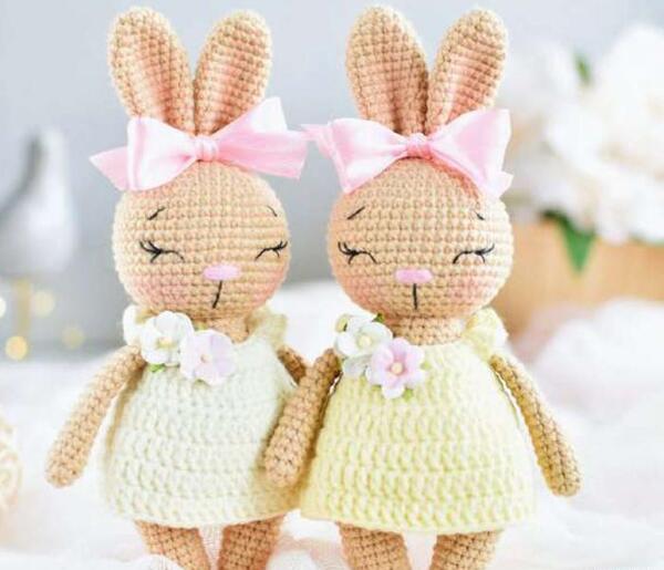 عکس عروسک خرگوش بافتنی