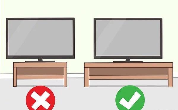 عکس نقاشی ساده از تلویزیون