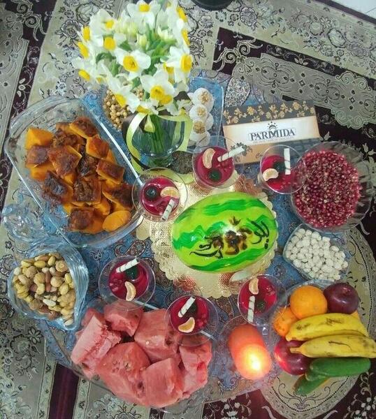 عکس یلدا خواهرانه