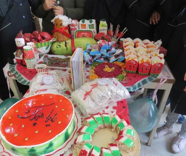 عکس یلدا مدرسه ای