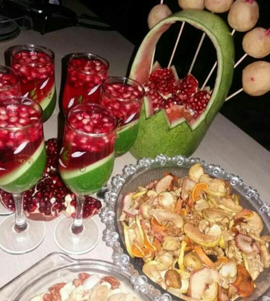 عکس شب یلدا کنار خانواده