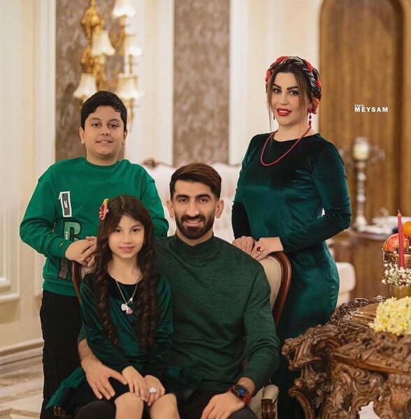 عکس شب یلدا در کنار خانواده