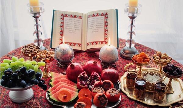 عکس میز شب یلدا طبیعی