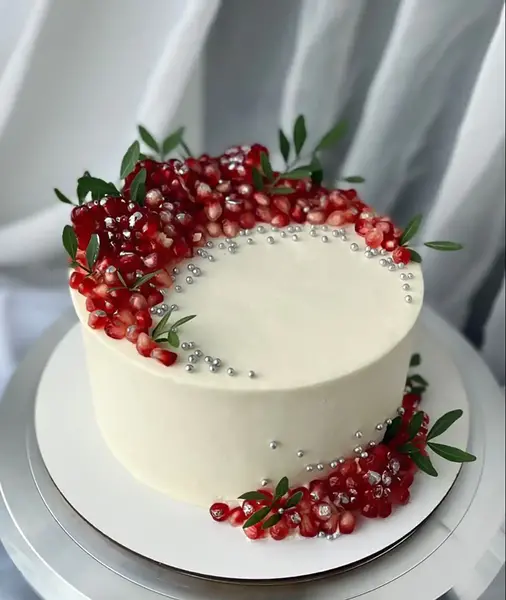 عکس کیک شب یلدا ساده و شیک