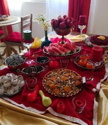 عکس میز شب یلدا سنتی