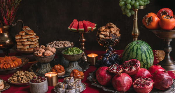 عکس سفره شب یلدا روی میز