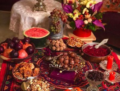 عکس سفره شب یلدا روی میز