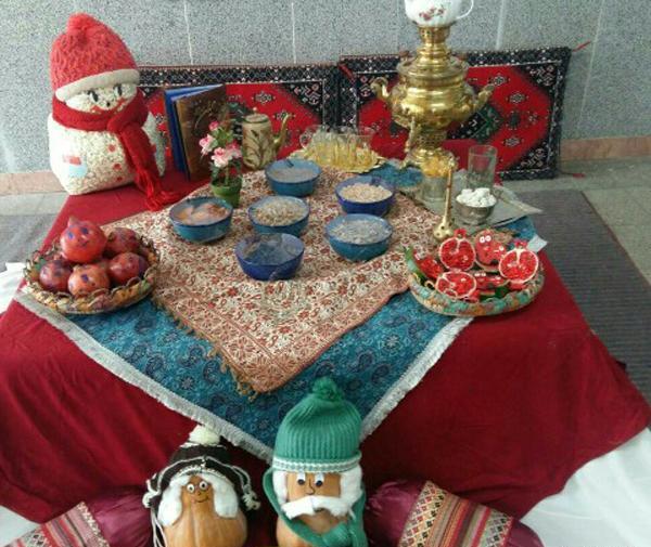 عکس شب یلدا توی مدرسه