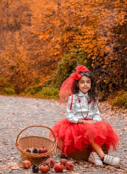 عکس شب یلدا دختر بچه