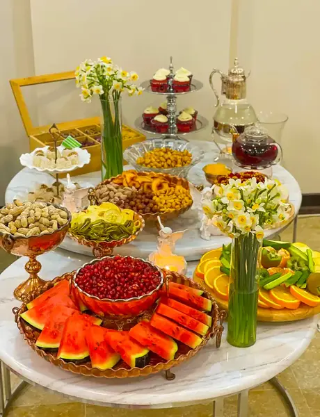 عکس میز شب یلدا دونفره