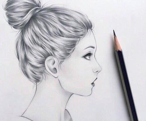 عکس نقاشی چهره ساده دخترانه با مداد
