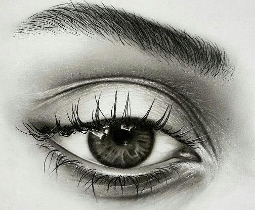 عکس نقاشی چشم و ابرو ساده با مداد سیاه