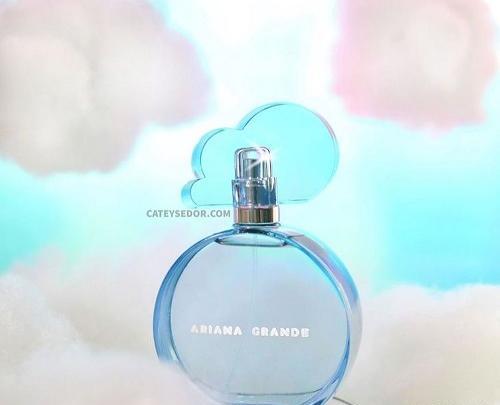 عکس عطر آریانا گرانده