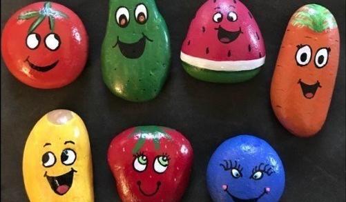 عکس نقاشی ساده روی سنگ با گواش
