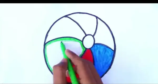 عکس نقاشی کودکانه ساده زمین فوتبال