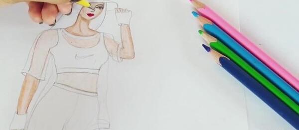 عکس ساده نقاشی طراحی لباس اسپرت با مداد