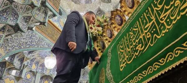 عکس گل نرگس در حرم امام رضا