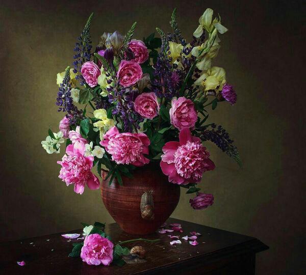عکس نقاشی ساده گلدان پر از گل
