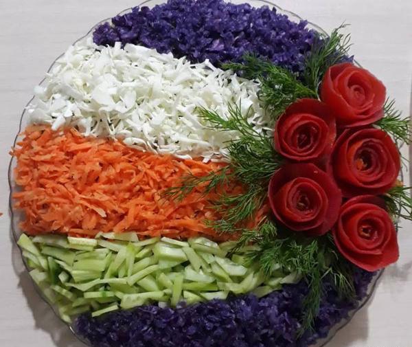 عکس ایده تزیین سالاد کاهو در ظرف گرد