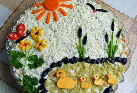 عکس ایده تزیین سالاد الویه برای مدرسه