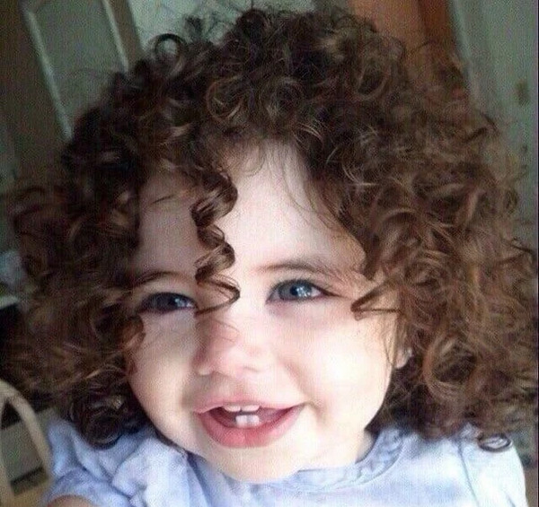 عکس دختر بچه های مو فرفری