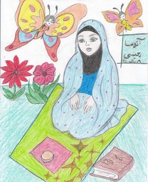 عکس نقاشی ساده دختر در حال نماز خواندن