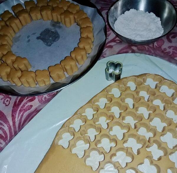 عکس خمیر شیرینی نخودچی
