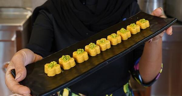عکس خمیر شیرینی نخودچی