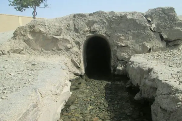 عکس نقاشی کودکانه چشمه و قنات