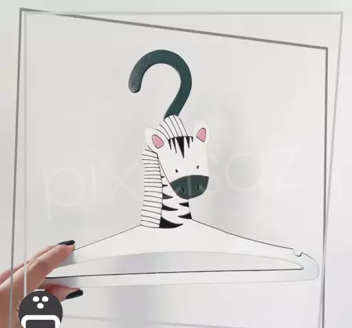 عکس نقاشی کودکانه چوب لباسی