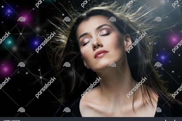 عکس تصویر زمینه تاریک دخترانه