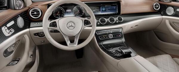 عکس ماشین مرسدس بنز داخلش