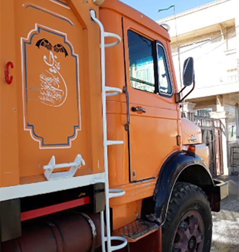 عکس داخل ماشین بنز تک
