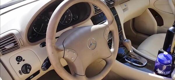 عکس داخل ماشین بنز الگانس