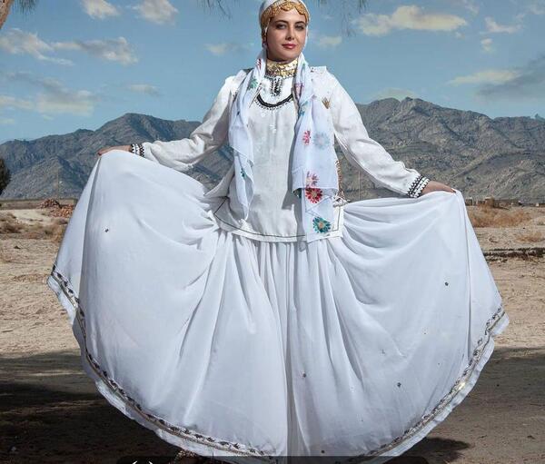 عکس لباس لری زنانه
