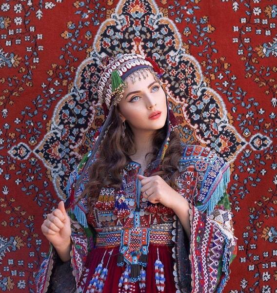 عکس لباس محلی دخترانه