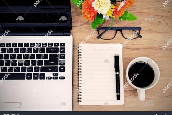 عکس پروفایل کتاب و لپ تاپ