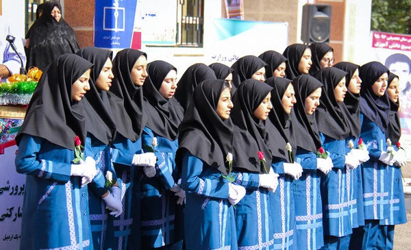 عکس لباس فرم مدرسه راهنمایی دخترانه