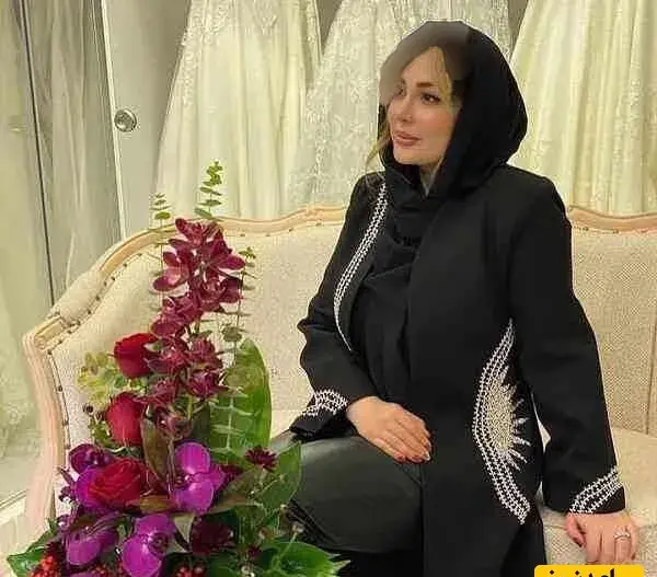 عکس نیوشا ضیغمی با لباس شب