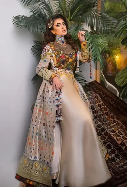 عکس لباس محلی جدید دخترانه