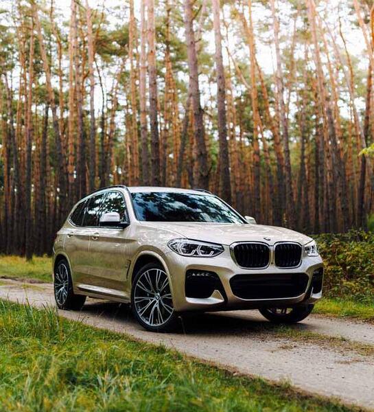 عکس ماشین شاسی بلند بی ام وی