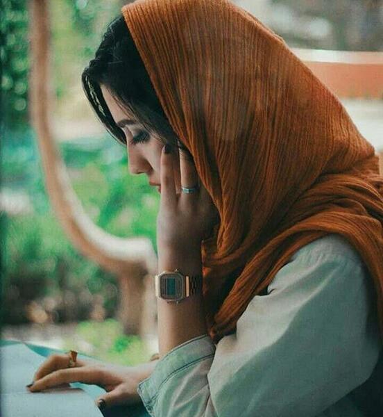 عکس نیم رخ دخترانه طبیعی