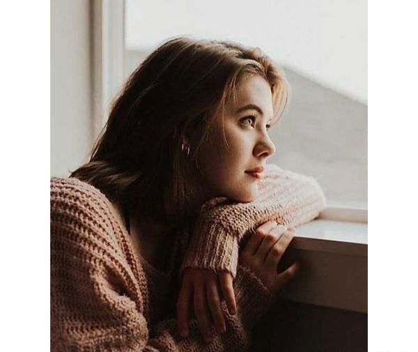 عکس نیم رخ دخترانه طبیعی