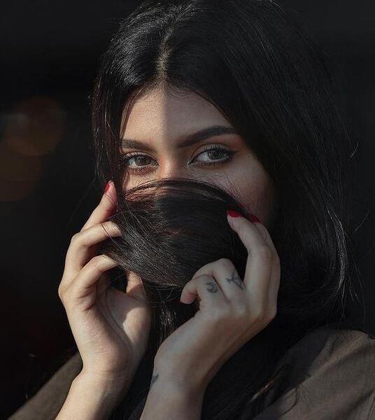 عکس نیم رخ دخترانه